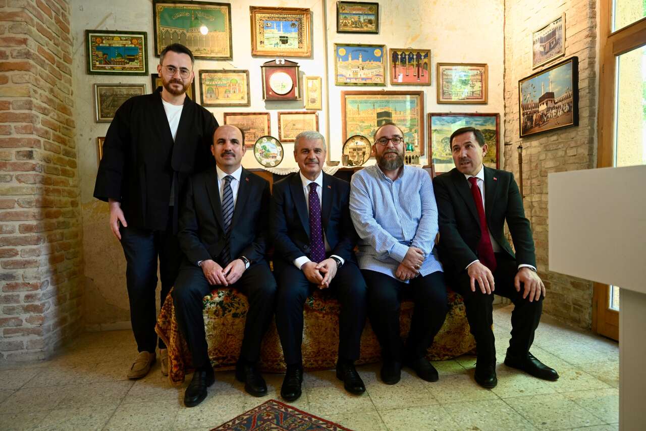 Konya’da Cumhuriyet Dönemi Hac Yolculukları ve Hatıraları Sergisi açıldı 11